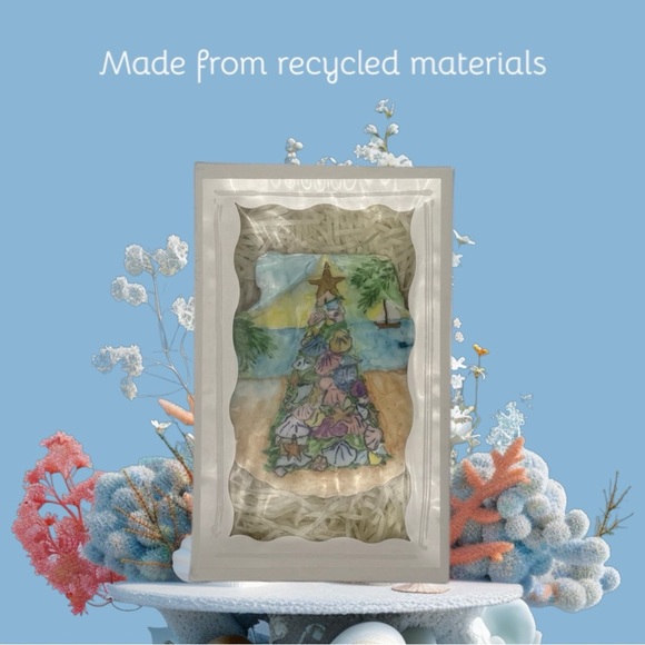 Handmade Coastal Christmas Tree painted on REAL scallop shell - Picture 5 of 5